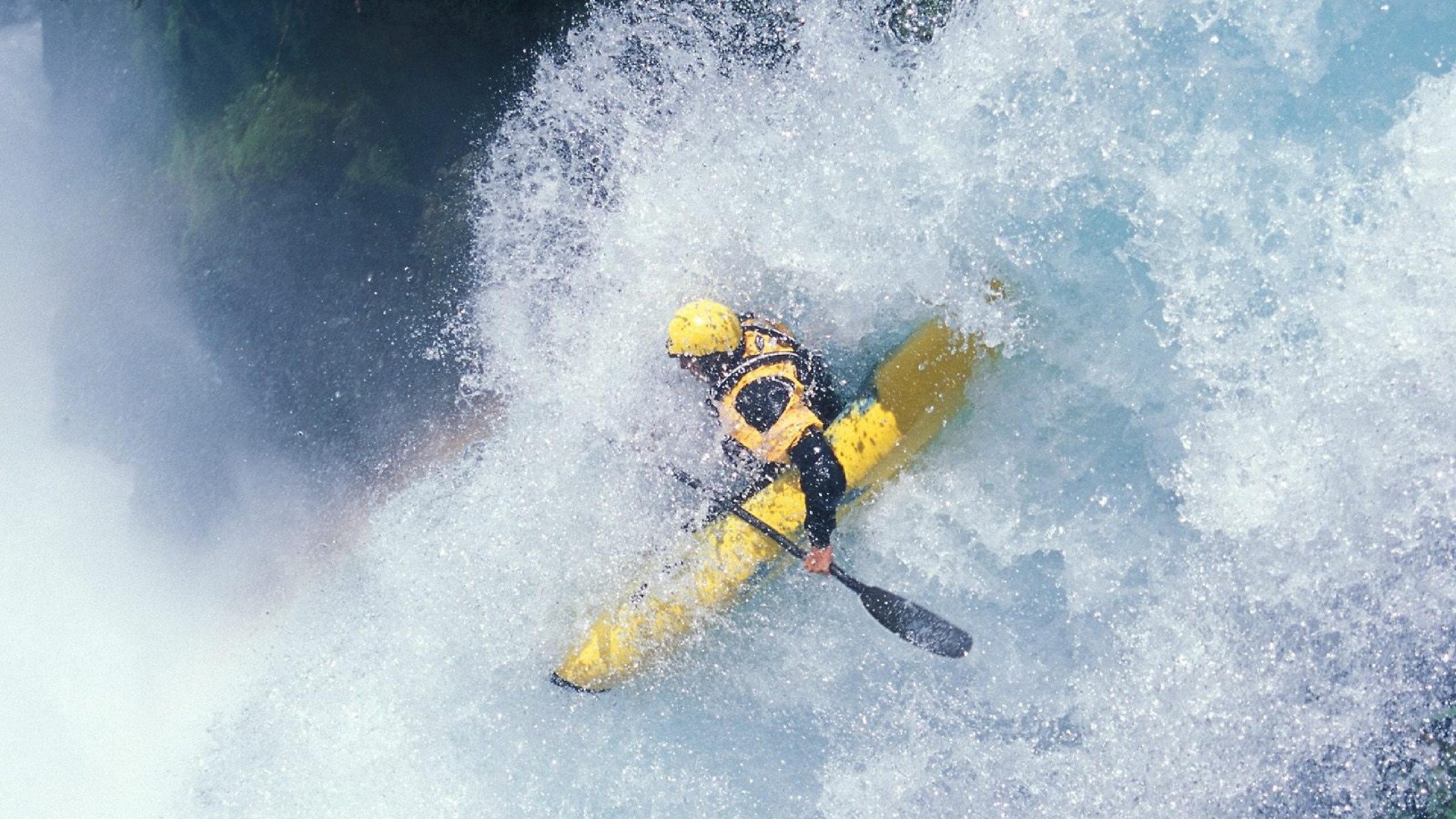 巴萨主场气氛热烈，球迷齐呼“重返巅峰”——激情与梦想的再燃