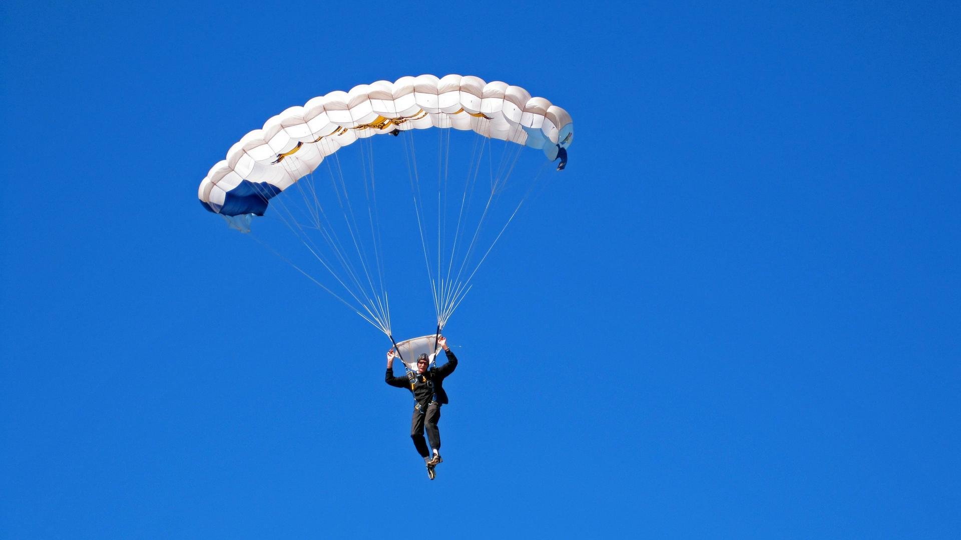 联盟格局：东西部强弱对比，谁能笑到最后？，英雄联盟东西部